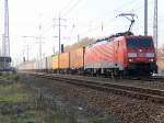 189 006-0  mit einem Containerzug am 22. November 2011 auf dem sdlichen Berliner Auenring in Diedersdorf