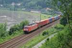 189 005-8 mit einem Containerzug am 30.09.2011 in der Nhe von Knigstein.