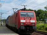 189 016 zieht am 22.07.12 ihren Containerzug durch Dresden Cotta.
