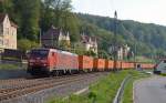 189 017 fuhr am Abend des 02.07.13 mit einer orangenen Wand durch Knigstein Richtung Decin.