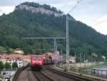 189 003-7 zieht am 30.Mai 2014 einen Stahlzug durch Knigsstein in Richtung Bad Schandau.