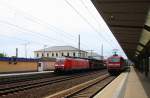 189 017-7 DB kommt durch Pirna mit eienem langen Autoleerzug aus Richtung Dresden-Friedrichstadt-(Gbf)  und fährt in Richtung Königstein,Bad-Schandau,Tschechien.