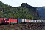 189 022-7 erreicht mit einem Containerzug den Bahnhof Usti nad Labem Strekov.Bild vom 10.9.2015