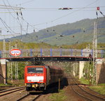 189 033-4 und 189 038-3 beide von DB kommen durch den Wittlicher-HBF mit einem Langen Erzzug aus Rotterdam(NL) nach Dillingen(an der Saar) und fahren Richtung Trier-Ehrang.
Aufgenommen vom Bahnsteig 2 in Wittlich-Hbf. 
Bei schönem Sommerwetter am Nachmittag vom 6.5.2016.