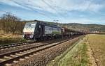 ES 64 F4-287 (189 287) von MRCE ist am 14.03.2017 mit einen Schiebewandwagen Zug bei Reilos in Richtung Süden unterwegs.