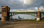 189 928 (damals für Lokomotion im Einsatz). // Köln-Poll, Südbrücke // 1. Dezember 2007