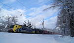 189 912 und ein MRCE-Vectron mit einem Winner-Ganzzug Richtung Italien bei Terfens, 12.01.2019.