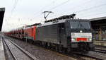 DB Cargo Deutschland AG mit der MRCE Dispo  189 803/ES 64 F4-803  [NVR-Number: 91 80 6189 803-0 D-DISPO] mit  189 009-4  [NVR-Number: 91 80 6189 009-4 D-DB] + gemischten PKW-Transport