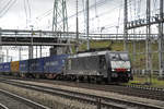 Lok 189 283-5 durchfährt den Bahnhof Muttenz. Die Aufnahme stammt vom 14.01.2019.