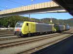 Die E 189 998 RT und eine Schwester Lok mit KLV Zug bei der ausfahrt aus Kufstein. (29.09.2007)