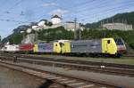 189 903-8 und 189 907-9 ``Eisenbahnrevue`` fotografiert am 29.5.2011 bei der Ausfahrt in Kufstein Richtung Italien.