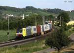 Dispolok ES 64 F4-016 (E 189 916RT) vor Containerzug Richtung Würzburg, KBS 920 Würzburg - Treuchtlingen, fotografiert zwischen Winterhausen und Heidlingsfeld am 05.07.2010