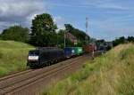 189 843 mit einem Containerzug am 20.07.2012 bei Kunowice.