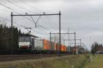 189 285 (ES 64 F4 – 285) mit Güterzug 51401 Blerick-Maasvlakte West bei Deurne am 24-2-2015.