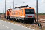 LOCON 502 (189 821-2) und LOCON 213 (214 003-6) abgestellt auf der Vorstellgruppe am   Jade-Weser-Port.