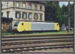 Die saubere E189 917RT wartet im Sommer 2005 in Kufstein auf neue Aufgaben.