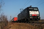 ES 64 F4-082 (189 982-2)  SBB Cargo International  am 07.02.2015 mit einem Containerzug bei Hügelheim und fuhr in Richtung Süden.