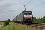 ES 64 F4-282 (189 282-7)  SBB Cargo International  am 12.05.2015 zusammen mit ES 64 F4-102 (189 102-7)  SBB Cargo International  und dem BASF-Zug 49069 (Ludwigshafen BASF Ubf - Muttenz) bei