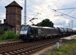 189 200-9 MRCE durchfährt Senftenberg am 22.08.2016. An der Front  Freightliner  .