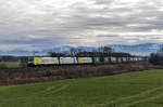 189 903, 186 290 und 189 926 von Lokomotion fahren mit einem KLV bei Großkarolinenfeld in Richtung München, aufgenommen am 14. Dezember 2016.