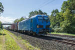 192 043 ist am 14.09.2023 mit einem Containerzug bei Kerzell unterwegs.