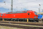 Fabrikneue Siemens Vectron der DB 193 320-9 steht auf einem Abstellgleis beim Badischen Bahnhof.