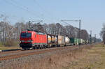 193 346 führte am 20.03.22 einen Bertschi-Containerzug aus Ruhland kommend durch Jütrichau.
