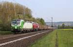 193 812 SETG + 216 121-4 OHE mit einem voll beladenen Holzzug bei Retzbach-Zellingen 29.04.2017