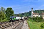 193 722 + 1216 950 mit TEC 41151 am 03.05.2018 bei Wernstein am Inn. 