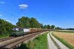 193 242 mit einem Holzzug am 01.07.2018 bei Langenisarhofen. 