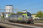 Siemens Vectron der BLS 475 406-5 verlässt das Abstellgleis beim Bahnhof Pratteln. Die Aufnahme stammt vom 21.09.2019.