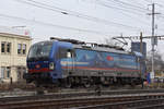 Siemens Vectron 193 530-3 durchfährt den Bahnhof Pratteln.