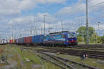 Siemens Vectron 193 533-7 durchfährt den badischen Bahnhof.