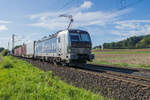 193 100-5 mit einem Containerzug am 14.09.2023 bei Kerzell.