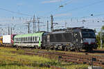 Siemens Vectron 193 718-4 durchfährt am 15.09.2023 den badischen Bahnhof.