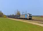 193 805 mit einem umgeleiteten Autozug am 01.04.2014 bei Ostermünchen.