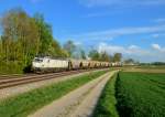 193 820 mit einem Getreidezug am 27.04.2015 bei Langenisarhofen.