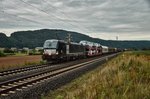 X4E -607 8 193 607) von MRCE ist am 09.08.16 mit einen Autozug in Richtung Süden bei Harrbach unterwegs.