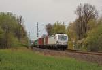 193 247 mit dem Container aus Wiesau ist am 27.04.17 bei Plauen/V.