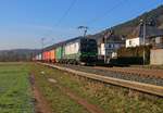 193 238 mit Containerzug in Fahrtrichtung Norden.