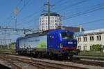 Siemens Vectron 193 495-9 durchfährt solo den Bahnhof Pratteln.