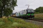 193 832 der ELL/Rurtalbahn Cargo mit einer Angstlok der BR 185 und geschlossenen ARS-Autotransportwagen in Fahrtrichtung Süden.