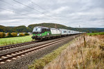 193 219 ist mit einen Containerzug am 13.10.16 bei Harrbach in Richtung Verona unterwegs.