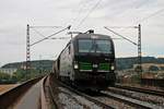 Am 24.08.2015 bespannte ELL/ecco Rail 193 211  Jimmy  einen Getreidezug von Hegyeshalom nach Basel Bad Rbf, als sie über die Donaubrücke bei Mariaort in Richtung Nürnberg fuhr.