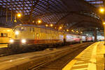 E03 001 mit einem AKE Rheingold Sonderzug in Köln Hbf am 25.11.2023