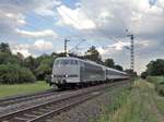 RailAdventure 103 222-6 mit drei Personenwagen am 14.07.17 in Hanau West