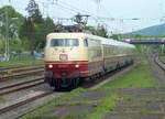 103 113 mit einem TEE-Sonderzug am 30.04.18 bei der Einfahrt in den Bahnhof Wittlich.