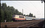 Mit einem Leerzug Park kam 103216 am 27.7.1994 um 11.23 Uhr bei Neubeckum um 11.23 Uhr in Richtung Hamm vorbei.