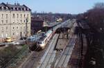 Der Bahnhof Mainz-Süd (heute Mainz-Römisches Theater) am 13.8.1994 (vor dem Umbau) mit aus Richtung Mannheim kommendem IC.