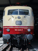 Anfang September 2021 war die Elektrolokomotive 103 245-7 im DB-Museum Koblenz ausgestellt.